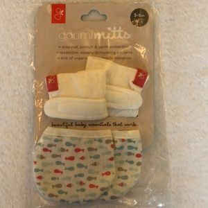 Goumi Mitts